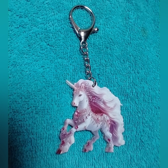 Cute unicorn purple white keychain key ring - Picture 3 of 3